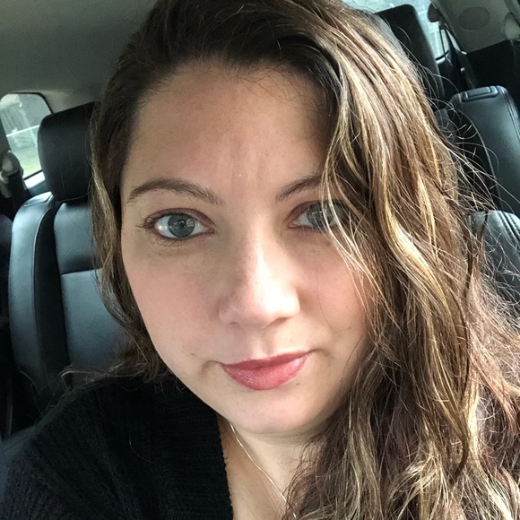 Meet your Posher, Christina - Picture 1 of 1